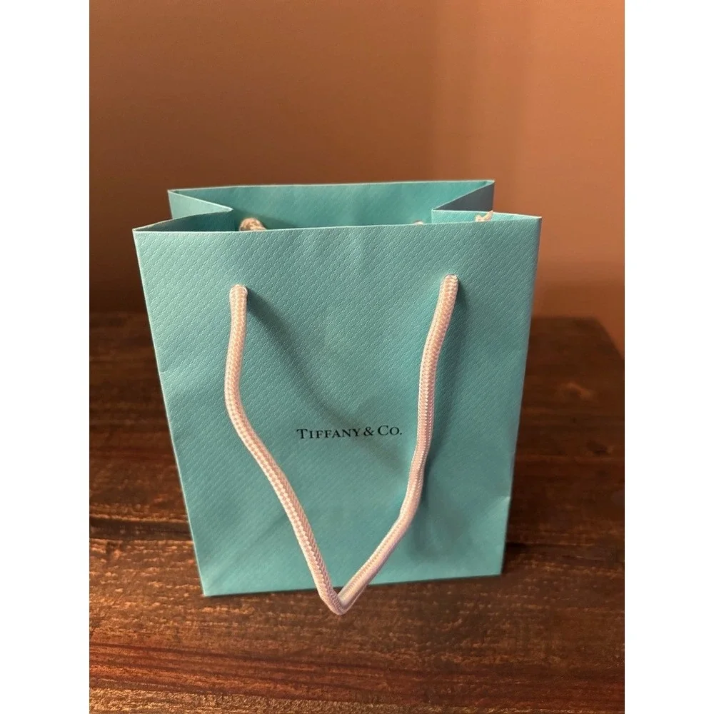 TIFFANY &‎ Co. 5